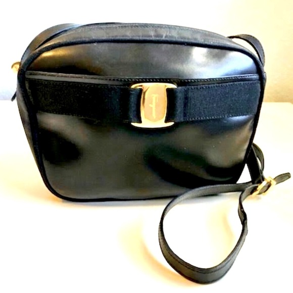 Salvatore FERRAGAMO Italy Vara Plate Black Leather Crossbody Bag MSRP $1790 - Picture 1 of 8